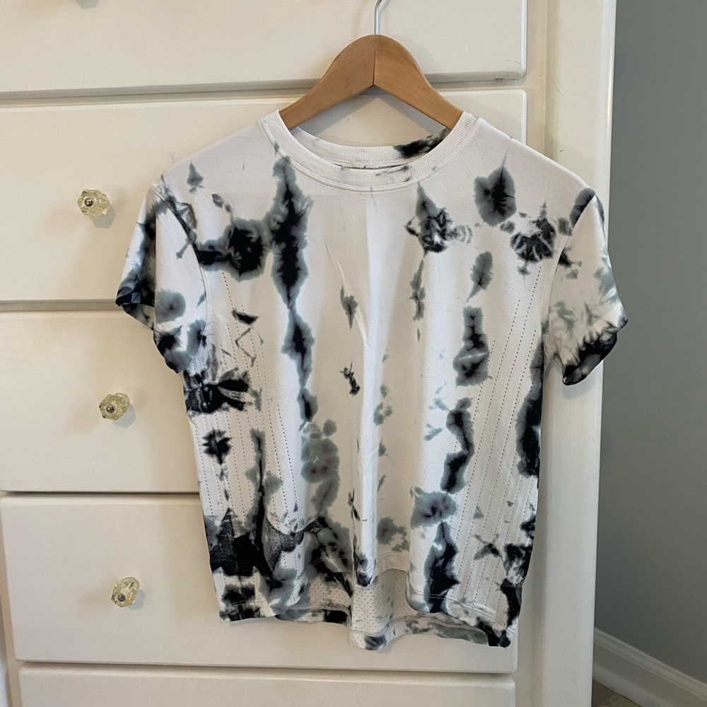 UEC lululemon Train to be Short Sleeve Shobori sz s (6)